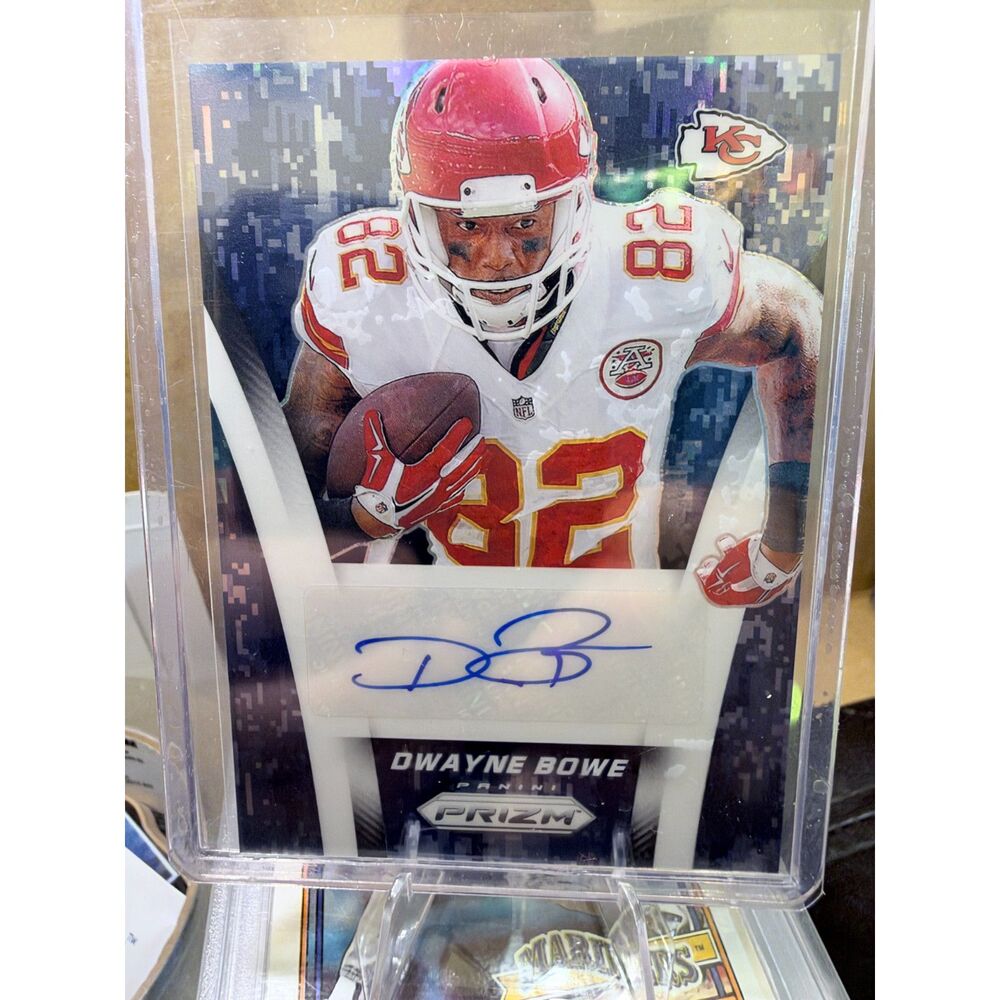 2024 Panini Prizm Dwayne Bowe Flashback Auto Navy Camo 04/25 #FBA-DBE Chiefs